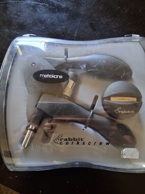 Metro Rabbit Corkscrew Wine Opener Set - Black